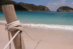 Rio: Arraial do Cabo Trip with Boat Tour with Lunch