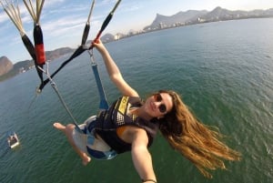 Rio de Janeiro: 2-Hour Boat Trip with Parasailing