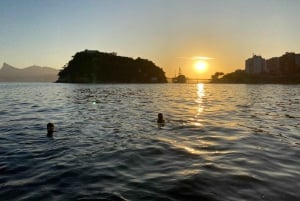 Rio de Janeiro: Boat Tour - Sunset with Beer