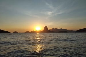 Rio de Janeiro: Boat Tour - Sunset with Beer