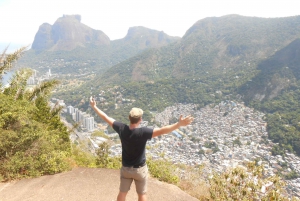 Rio de Janeiro: Dois Irmaos Hike & Favela Tour