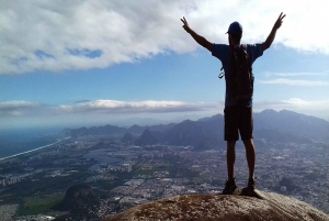 Rio de Janeiro: Dois Irmaos Hike & Favela Tour