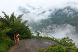 Rio de Janeiro: Dois Irmaos Hike & Favela Tour
