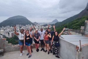 Rio de Janeiro: Favela Santa Marta Tour with Resident Guide