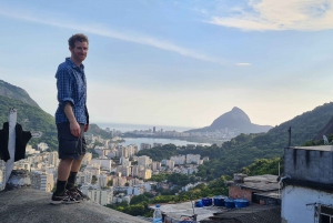 Rio de Janeiro: Favela Santa Marta Tour with Resident Guide