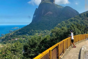 Rio de Janeiro: Floresta da Tijuca, cachoeiras e gruta.