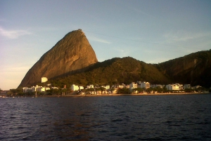 Rio de Janeiro: Guanabara Bay Sunset Sailing Tour & Drinks