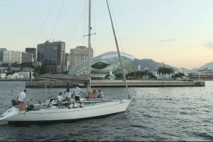 Rio de Janeiro: Guanabara Bay Sunset Sailing Tour & Drinks