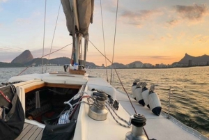 Rio de Janeiro: Guanabara Bay Sunset Sailing Tour & Drinks