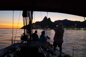 Rio de Janeiro: Guanabara Bay Sunset Sailing Tour & Drinks