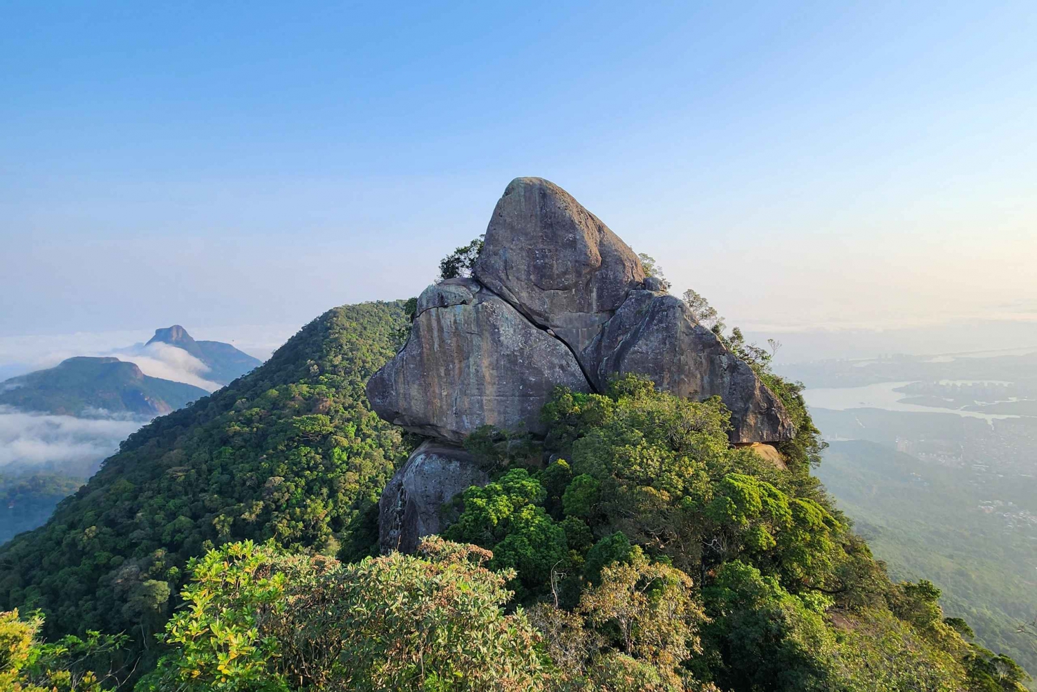 Rio de Janeiro: Papagaio Peak Hike in Tijuca Forest