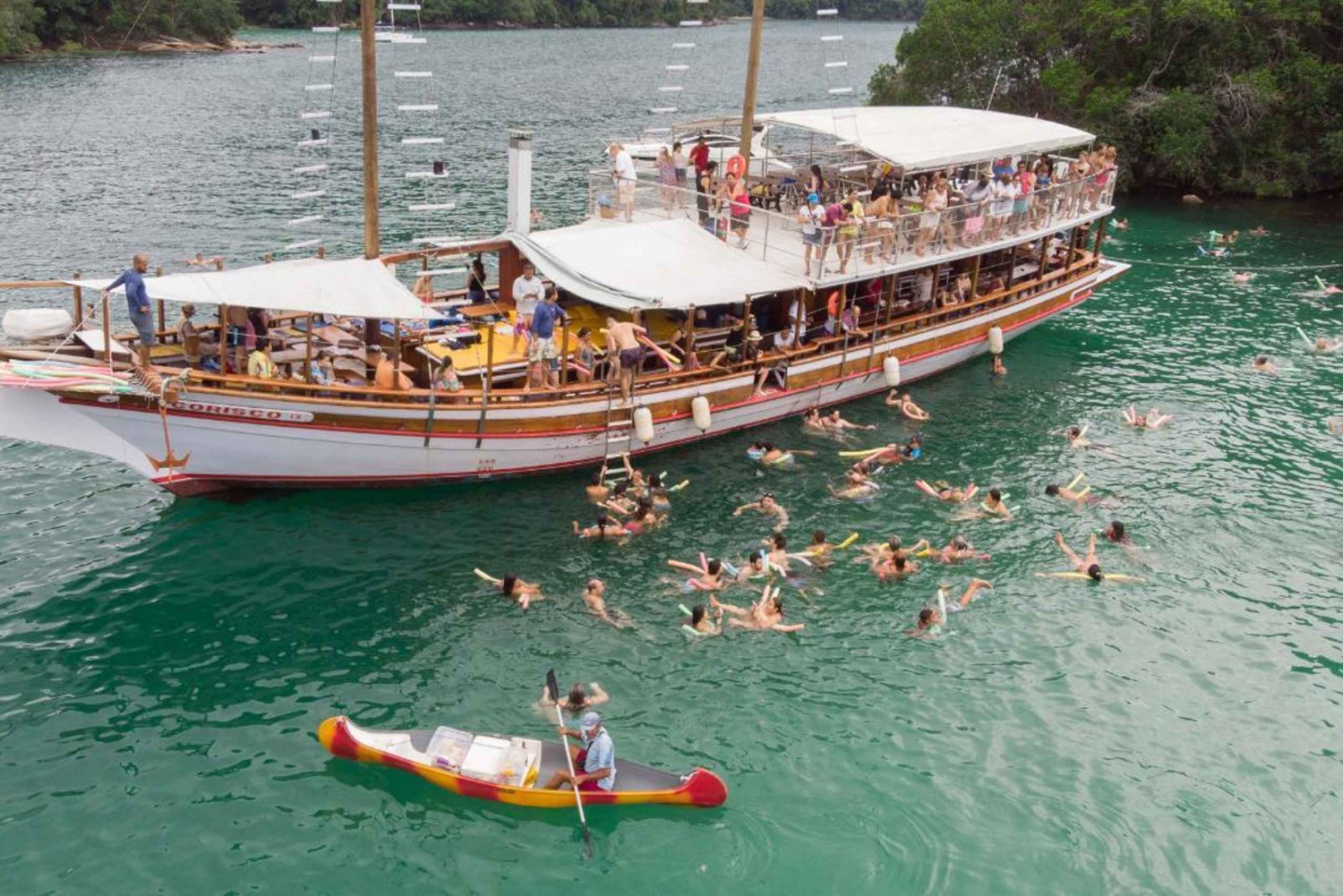 Rio de Janeiro: Pirate Catamaran Tour to Ilha Grande