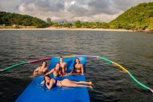 Rio de Janeiro: Private Catamaran Cruise with BBQ & Open Bar