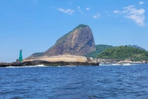 Rio de Janeiro: Private Catamaran Cruise with BBQ & Open Bar