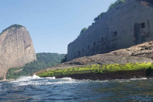 Rio de Janeiro: Sailing Sunset Tour with Snacks and Drinks