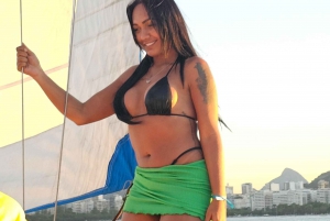 Rio de Janeiro: Sailing Sunset Tour with Snacks and Drinks