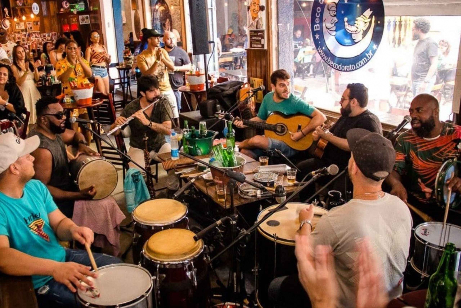 Rio de Janeiro: Samba Night Private Tour with locals in Lapa