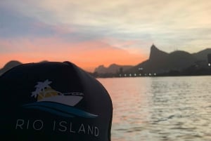 Rio de Janeiro: SpeedBoat Tour - Sunset with Beer