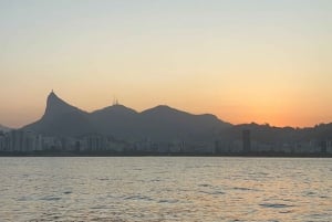 Rio de Janeiro: SpeedBoat Tour - Sunset with Beer