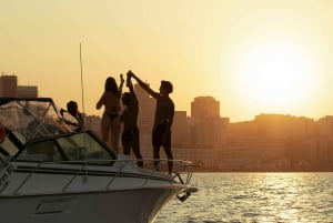 Glória: Sunset Speedboat Cruise with Drinks and Snacks