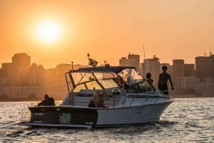 Glória: Sunset Speedboat Cruise with Drinks and Snacks