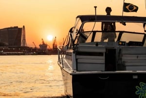Glória: Sunset Speedboat Cruise with Drinks and Snacks