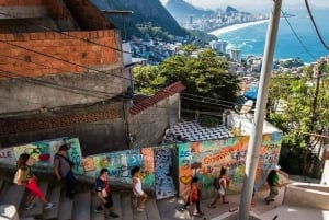 Rio de Janeiro: Vidigal Favela Tour and Two Brothers Hike