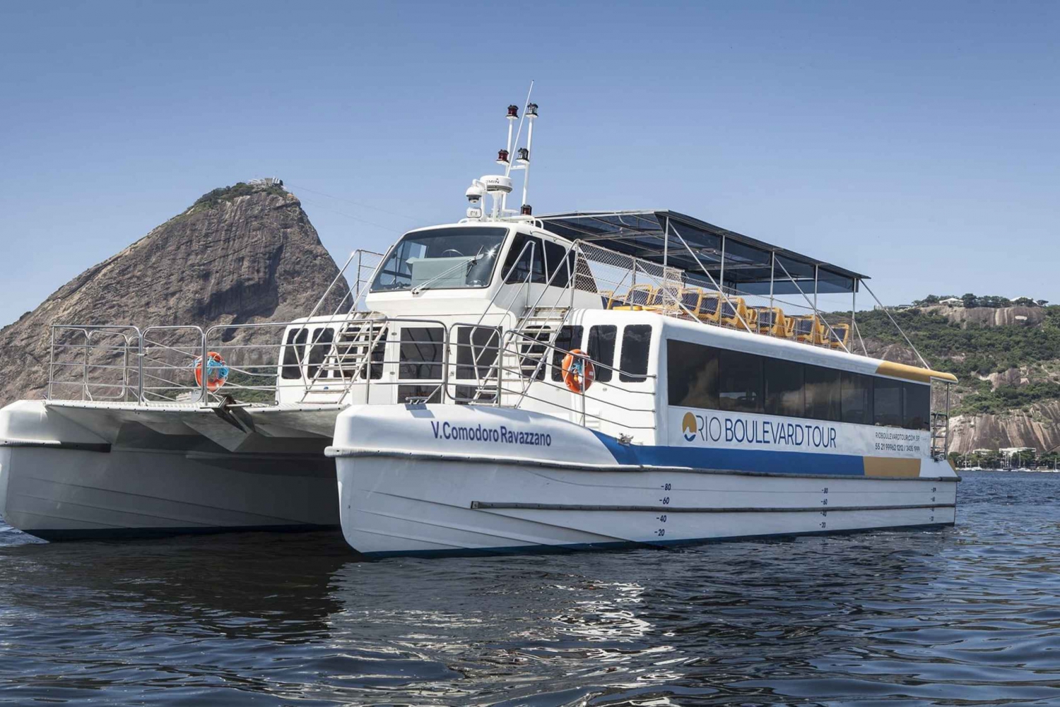 Rio: Guanabara Bay Boat Trip by Catamaran with Audio Guide