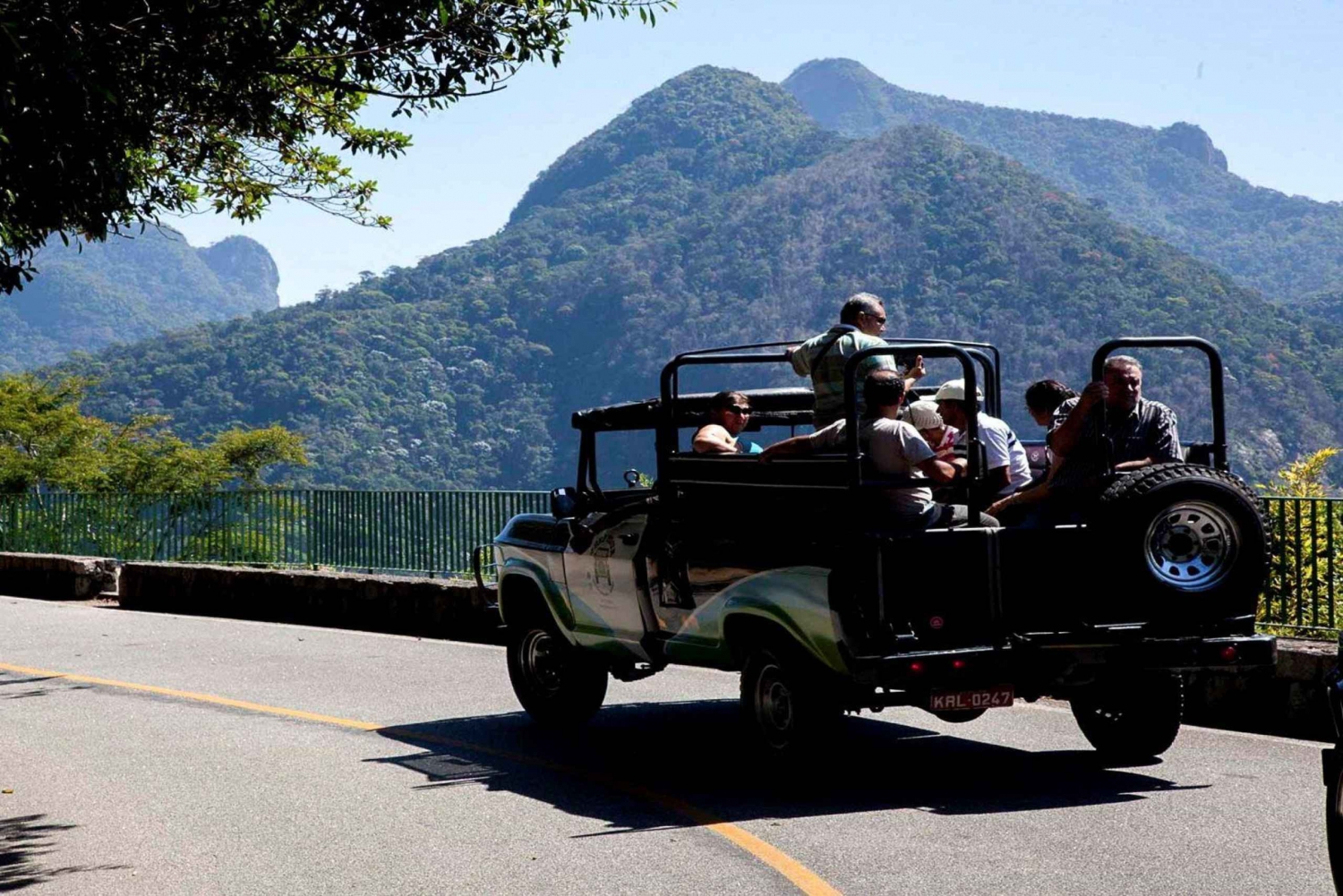 Rio: Jeep Tour 4 Wonders with Lunch