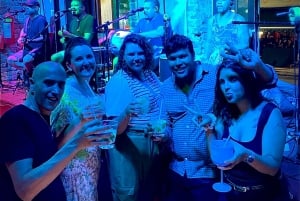 Rio: Pub Crawl in Lapa with Cachaça Tasting and Live Samba