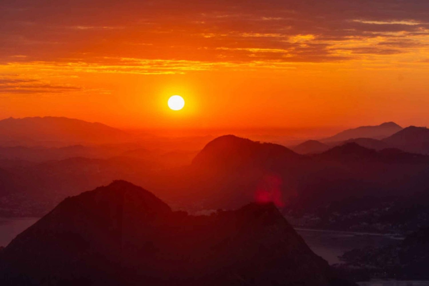 Rio: Sugarloaf Mountain Sunrise with Breakfast & Transfer