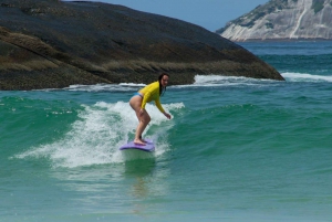 Surf lessons: in Arpoador in Ipanema.