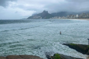 Surf lessons: in Arpoador in Ipanema.