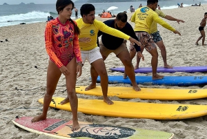 Surf lessons: in Arpoador in Ipanema.