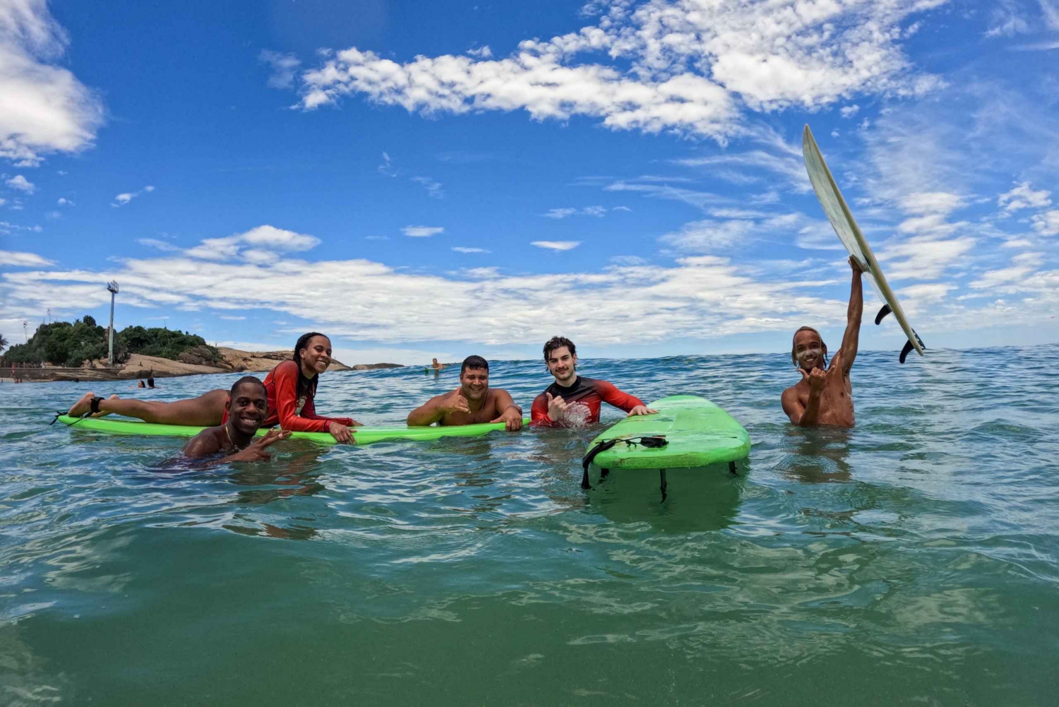 Surf lessons with local instructors in Copacabana/ipanema!