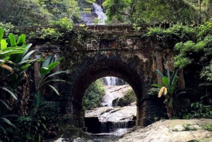 Tijuca Forest´s hike: caves, waterfalls and great views