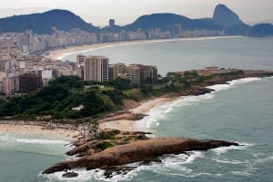 Tour Arpoador Sunset: Walk Copacabana Beach & Sunset Views