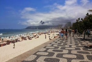 Tour Arpoador Sunset: Walk Copacabana Beach & Sunset Views
