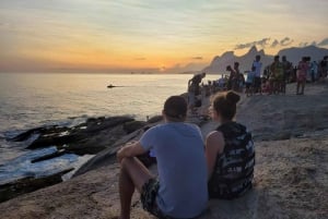 Tour Arpoador Sunset: Walk Copacabana Beach & Sunset Views