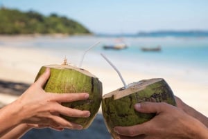 Tour Arpoador Sunset: Walk Copacabana Beach & Sunset Views