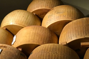 Rome: Authentic Roman Restaurant Dining Experience & Wine