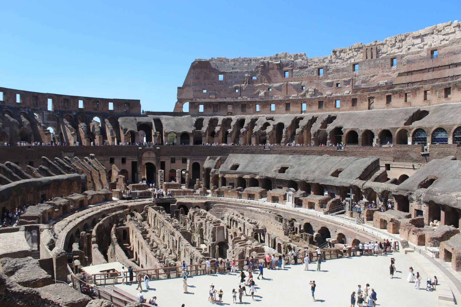 Indgang til Colosseum med digital audioguide og mulighed for arena