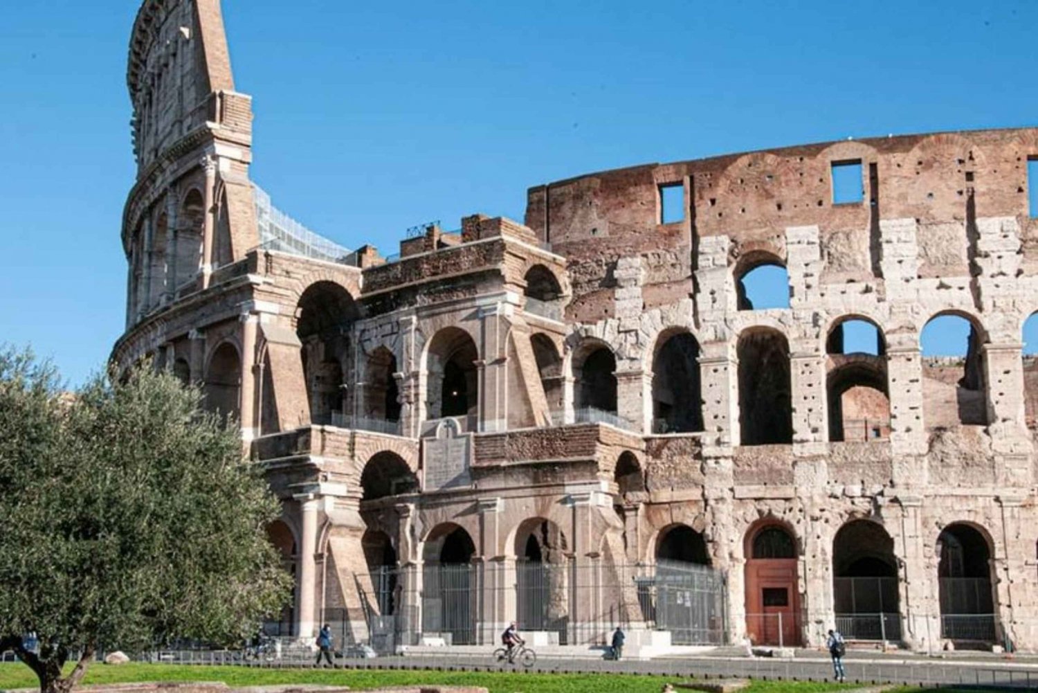 Rome: Colosseum, Forum, & Palatine with Audio Guide & Gelato