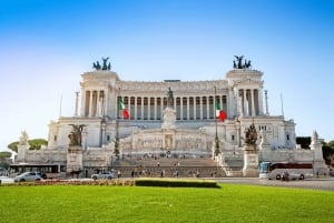 Colosseum & Rome: Romantic Walking Tour for Couples