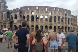 Rome: Colosseum Arena, Roman Forum, Palatine Hill Tour