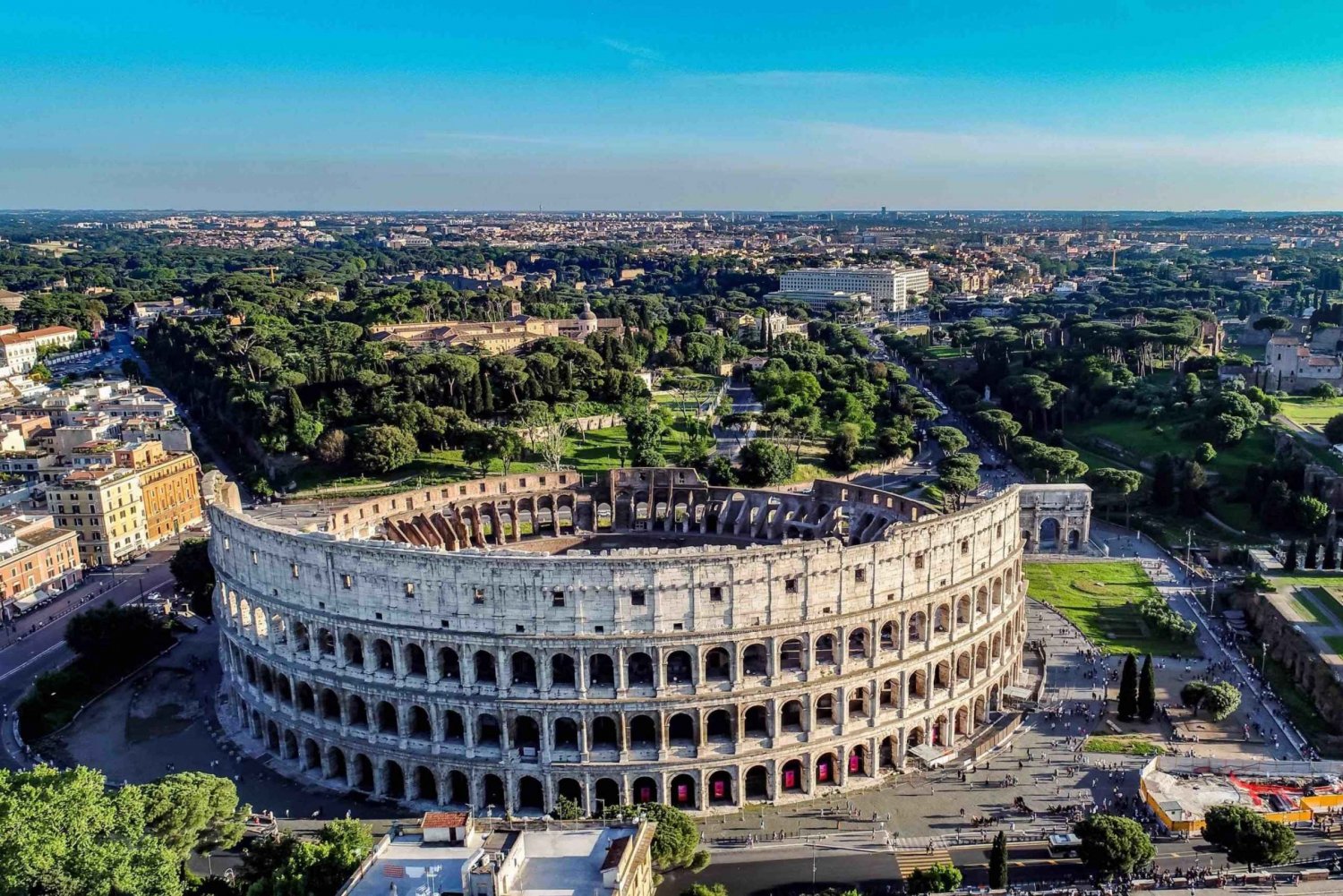 Explore-the-Colosseum-at-Sunset