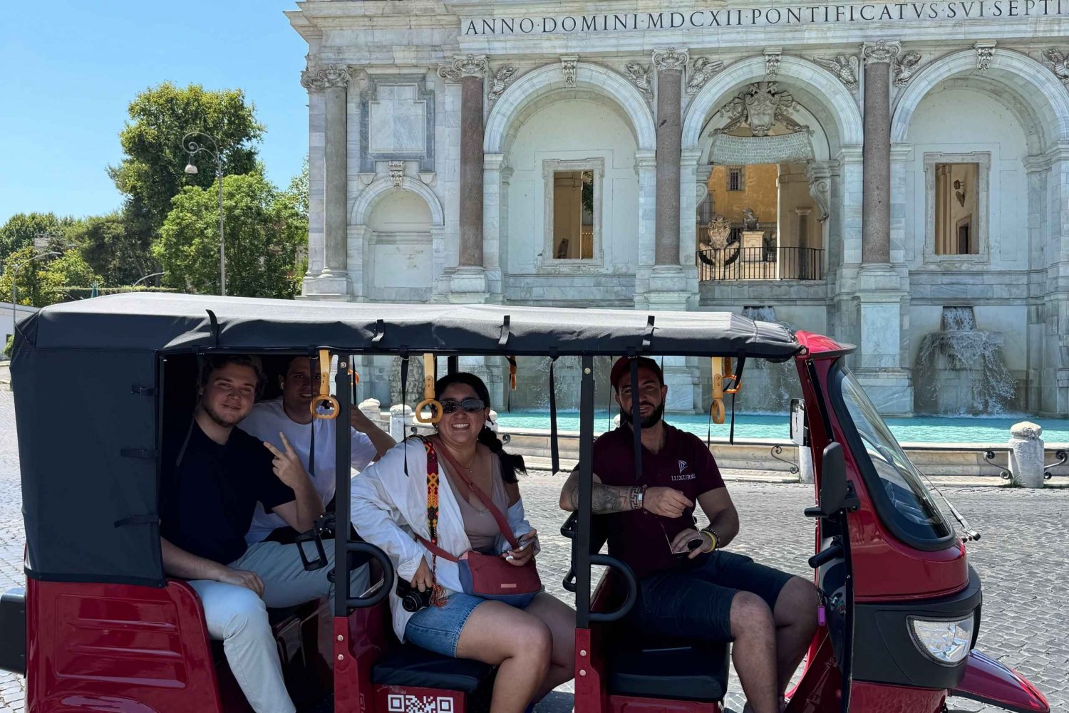 E-Tuk Tour: Rome by Night