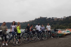 EBike Roman Castles : Papal Palace & Lake (Train from Rome)