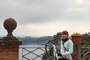 EBike Roman Castles : Papal Palace & Lake (Train from Rome)