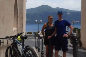 EBike Roman Castles : Papal Palace & Lake (Train from Rome)